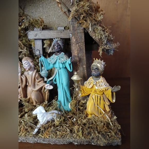 Vintage Italian Nativity Creche Manger Set - Picture 4 of 16